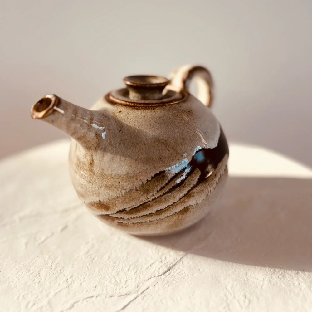 VINTAGE HANDMADE SIGNED STUDIO POTTERY TEAPOT GORGEOUS‎ BROWN/GREY GLAZE EUC